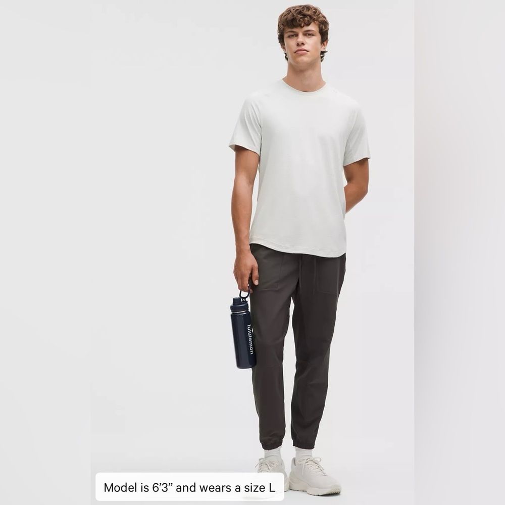 Lululemon License to Train Short-Sleeve Shirt light gray